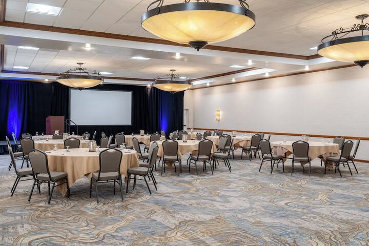 Crowne Plaza Phoenix - Chandler Golf Resort by IHG