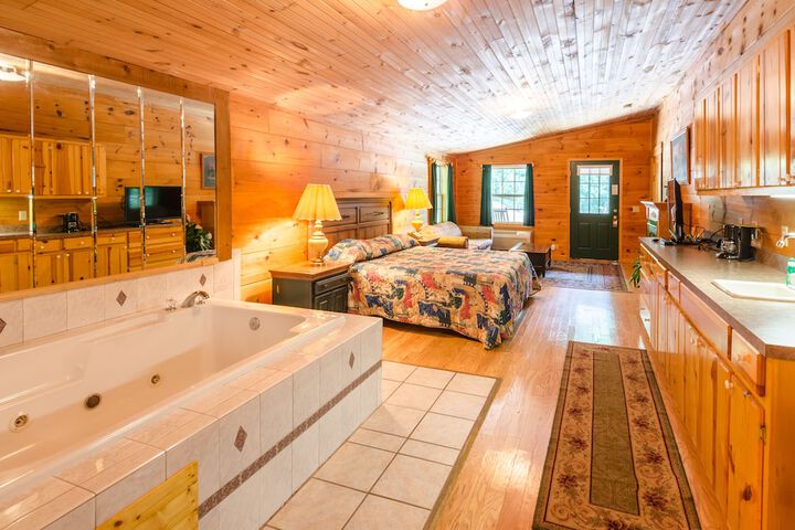 Highland Hills Motel and Cabins – a Master Hosts Resort