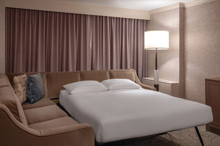 DoubleTree by Hilton Chicago - North Shore Conference Center