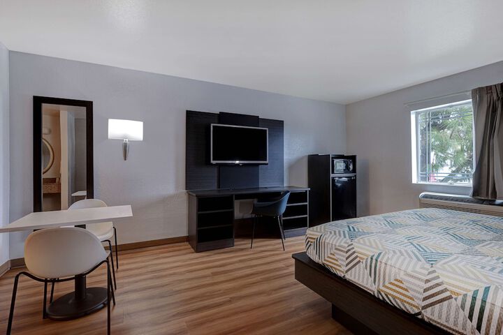 Room 9 of 30