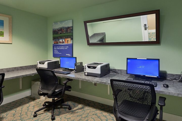 Business Center 25 of 26