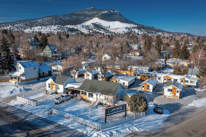 Lamplighter Cabins & Suites