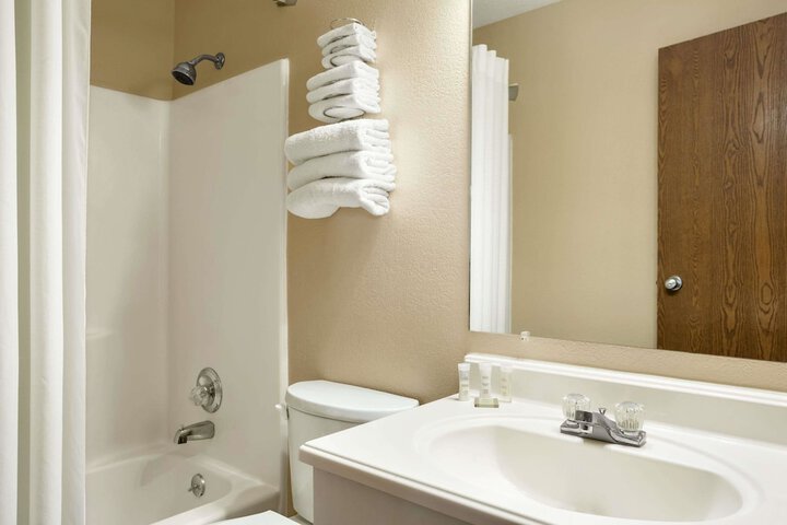 Room 15 of 16