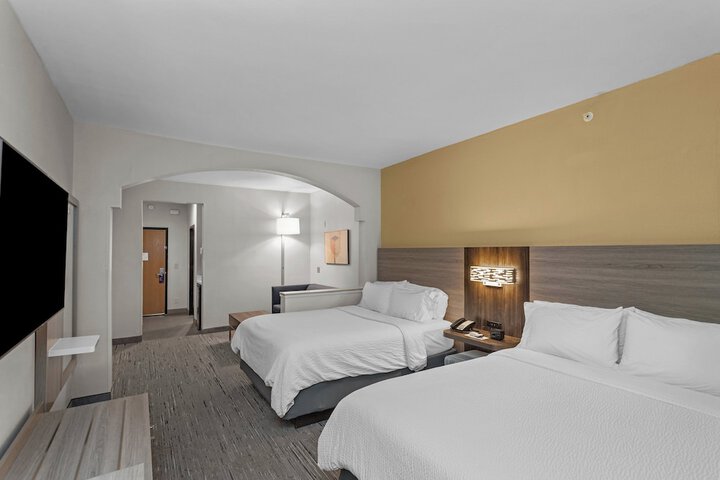 Room 26 of 65