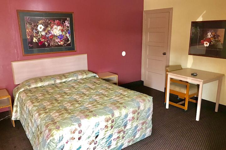 Room 14 of 25