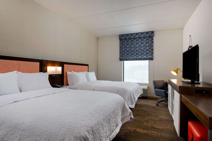 Room 8 of 32