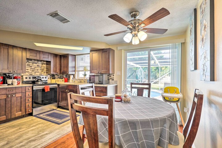 Family Home w / Lanai & Yard in Port Richey!