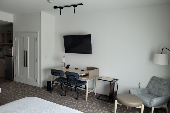 Room 12 of 33