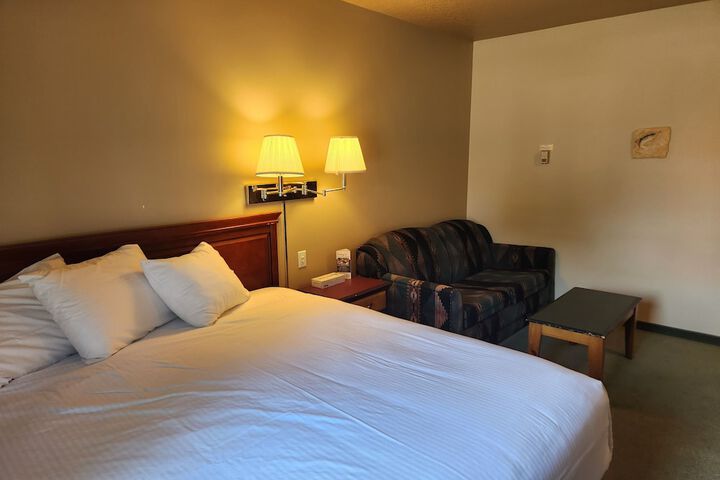 Waterton Lakes Lodge Resort