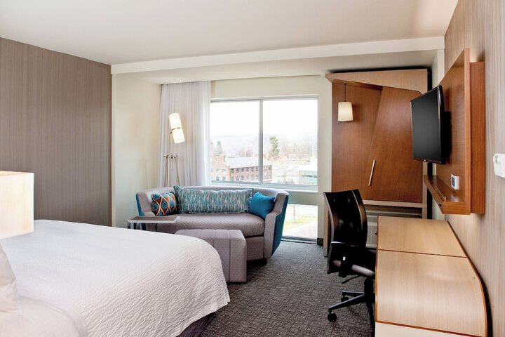 Room 21 of 33