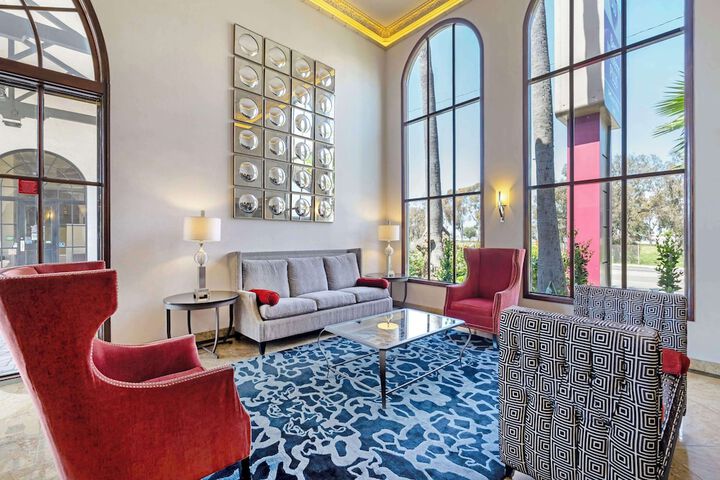 Best Western Plus Newport Mesa Inn