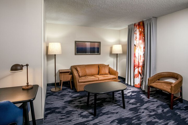 Room 12 of 32