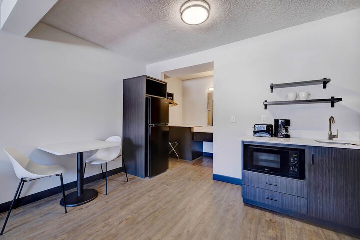 Room 18 of 25