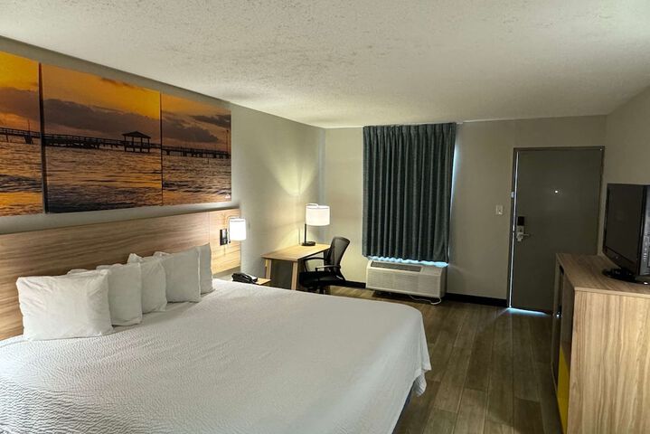 Room 12 of 22