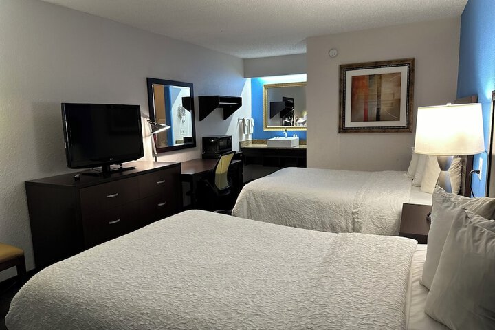 Room 11 of 19
