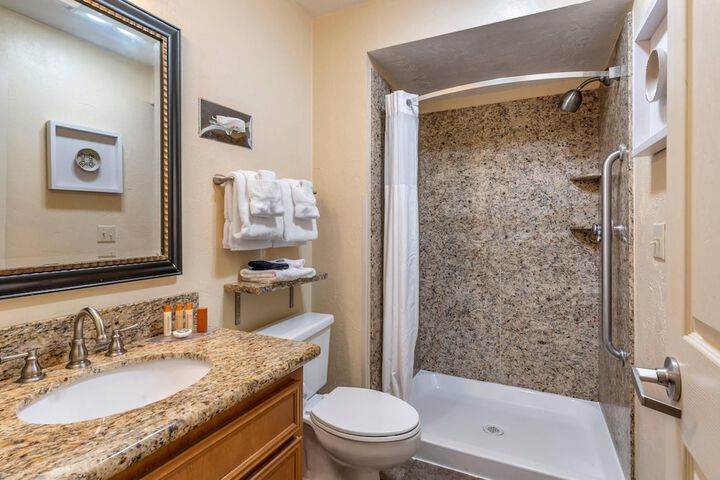 Lincoln Sands Oceanfront Resort an Ascend Collection Hotel