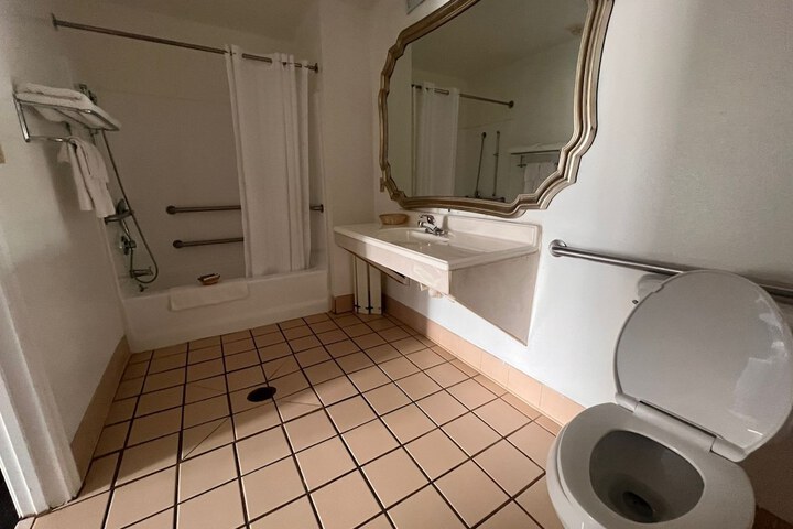 Room 19 of 22