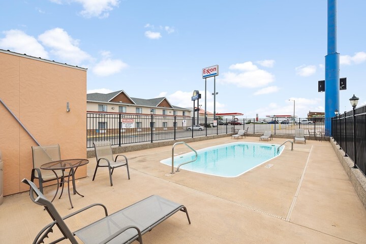 Pool 6 of 84