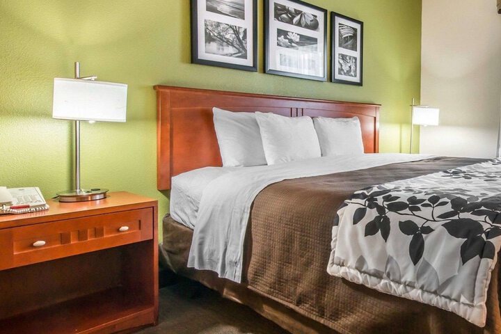 Room 40 of 72