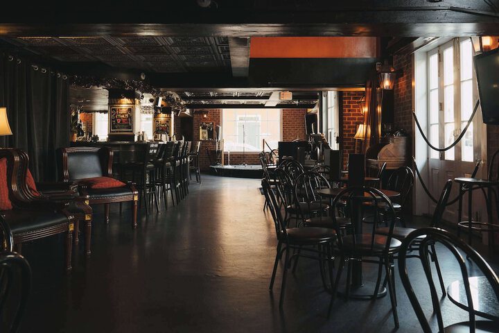 Lounge 126 of 147