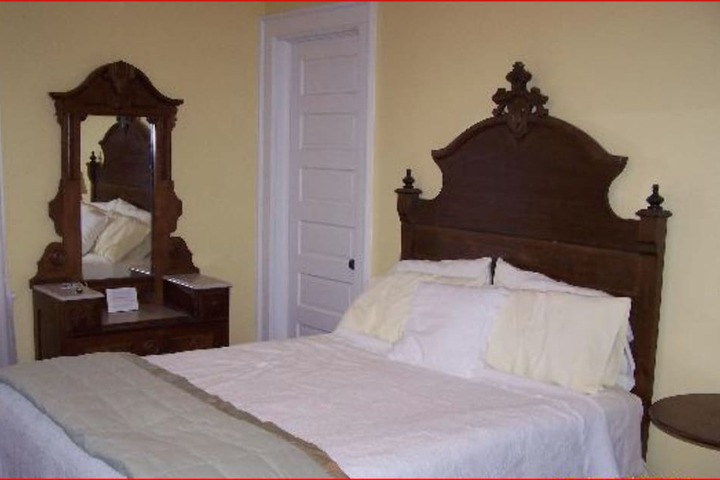 Room 9 of 17