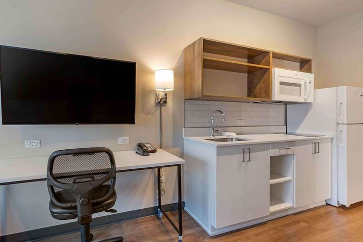 Room 16 of 34