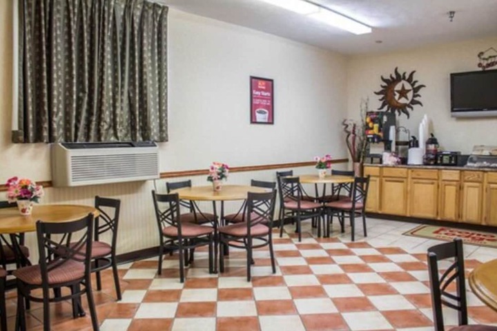 Econo Lodge Kent - Akron West