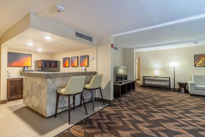 Room 10 of 28