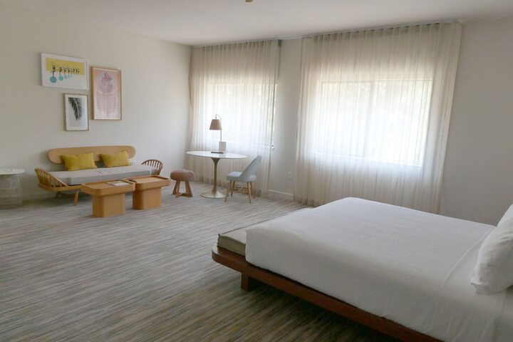 Room 43 of 82