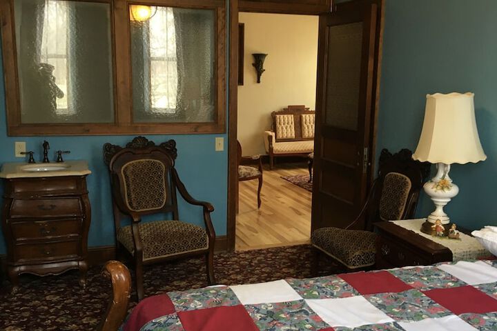 Room 7 of 11