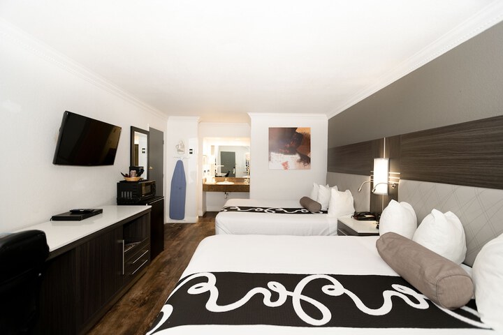 Room 16 of 30