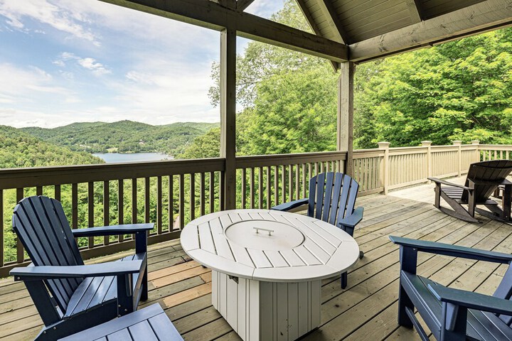 Water Views! Group-friendly Lake Glenville Home