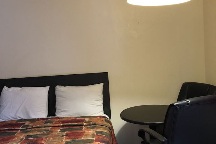 Room 15 of 16