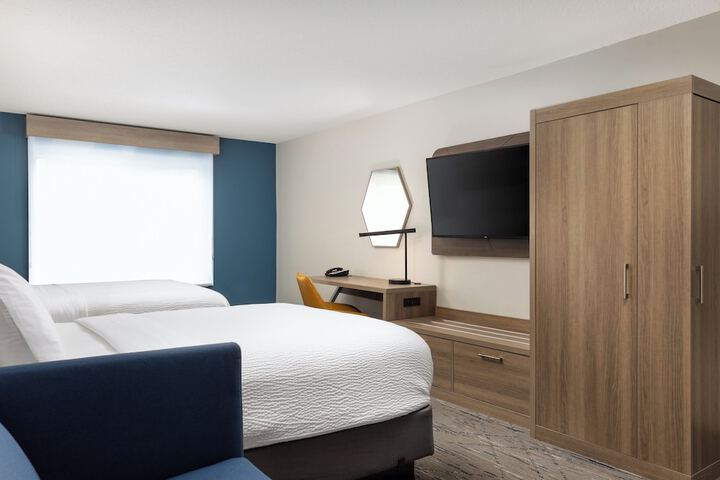 Room 43 of 120