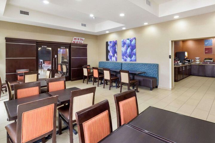 Comfort Suites Cotulla near I-35