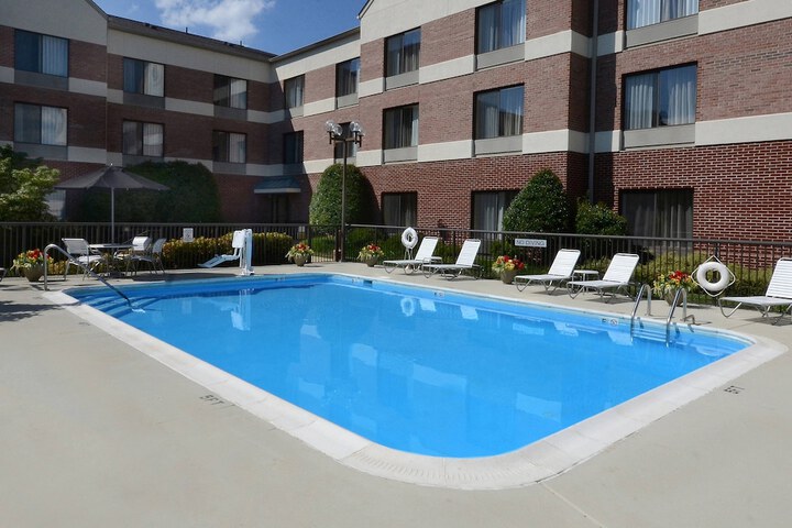 Pool 4 of 38