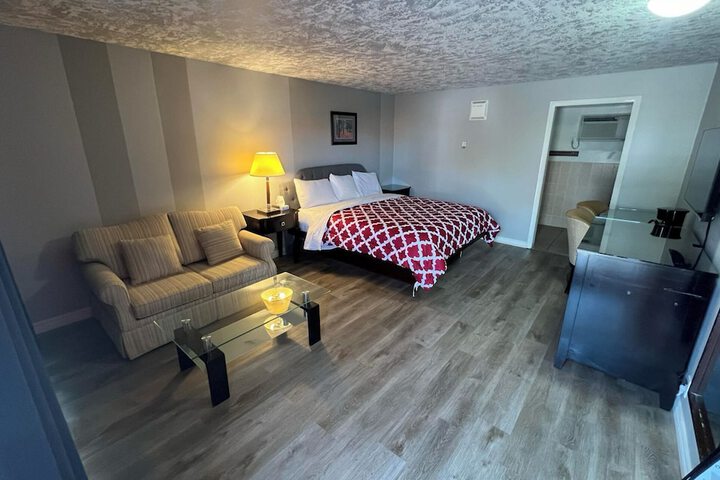 Room 21 of 43
