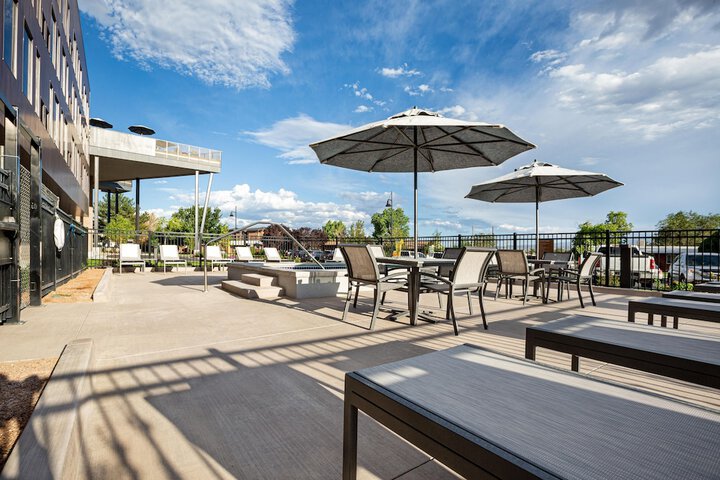 Hotel Maverick