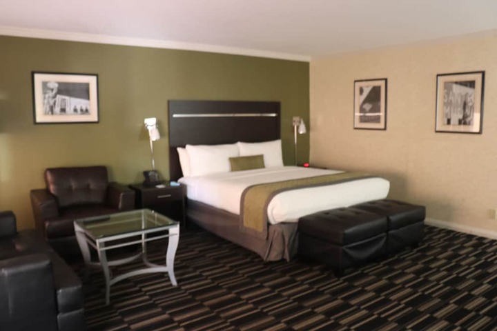 Room 26 of 49