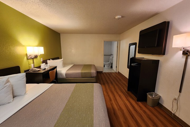 Room 34 of 50