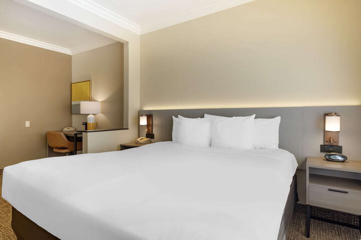 Room 21 of 69