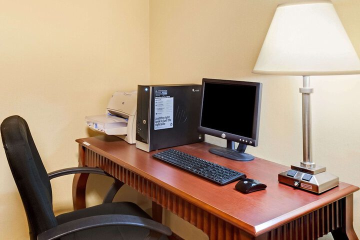Business Center 15 of 15