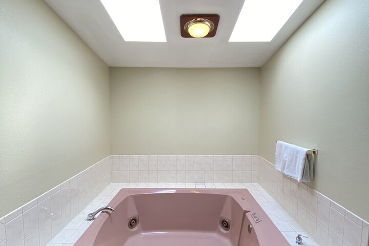 Room 10 of 20