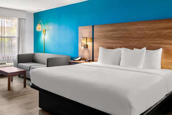 Clarion Inn Falls Church - Arlington