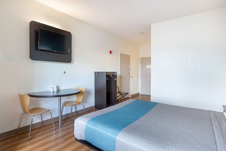 Room 25 of 49