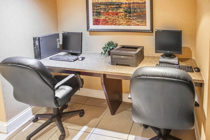 Business Center 30 of 30