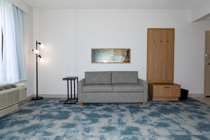 Hampton Inn & Suites Jennings
