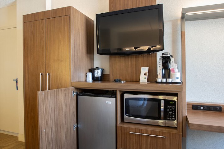 Room 10 of 52