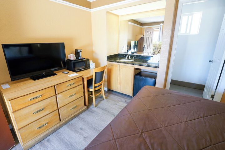 Room 20 of 23