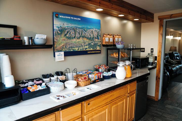 Breakfast/Coffee Service 125 of 142
